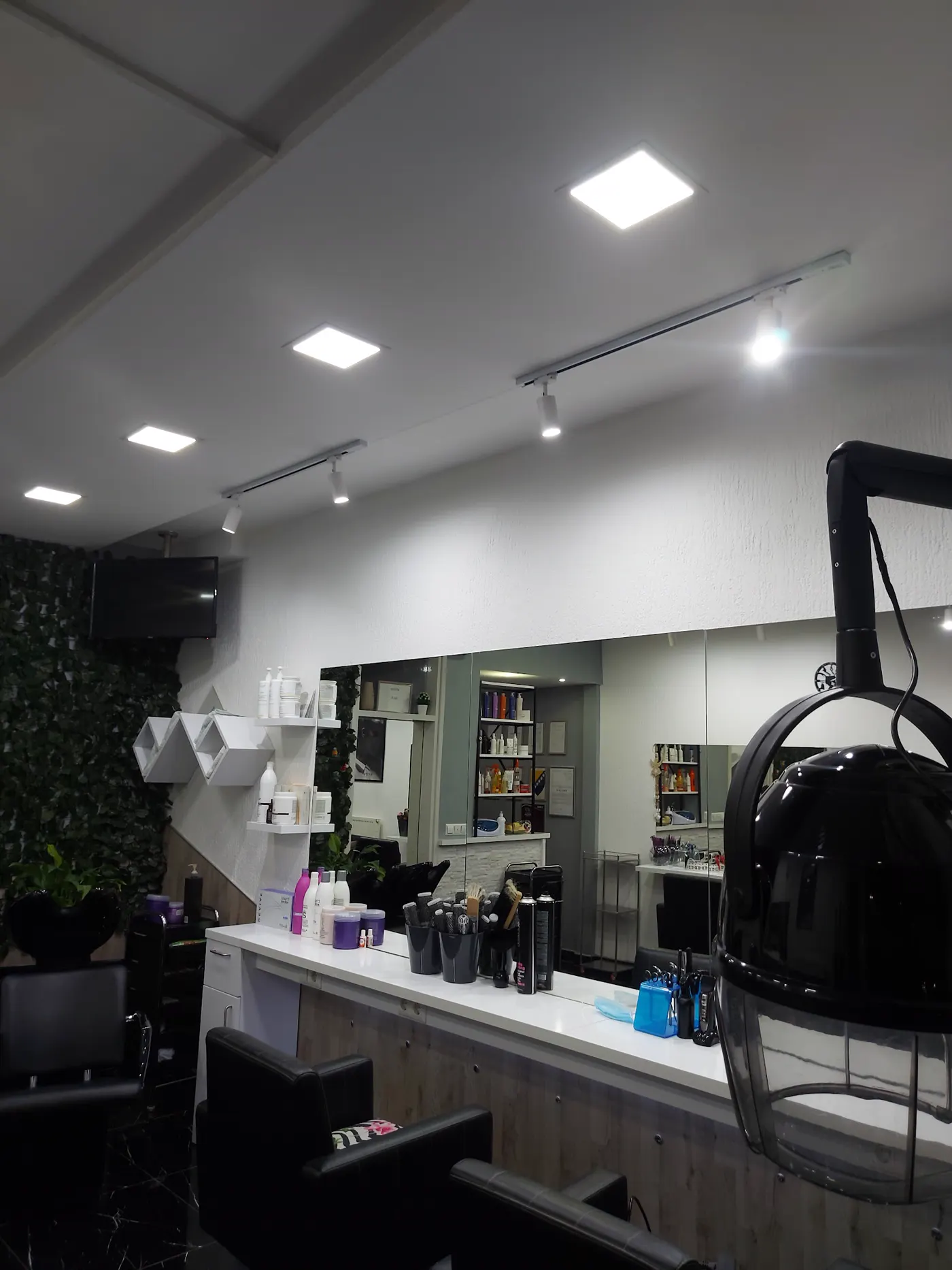 AD Frizerski salon — fotografija 5